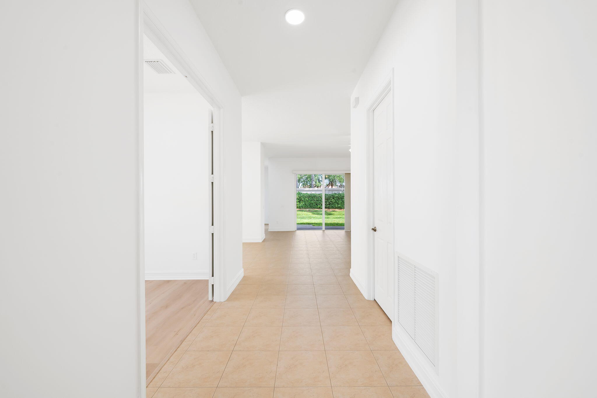 VALENCIA POINTE 3 - Residential