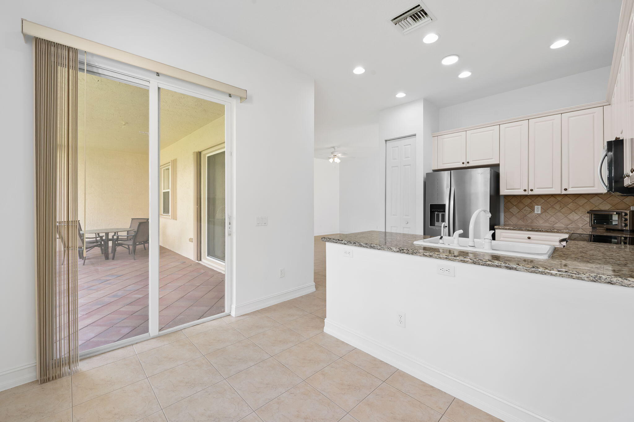 VALENCIA POINTE 3 - Residential