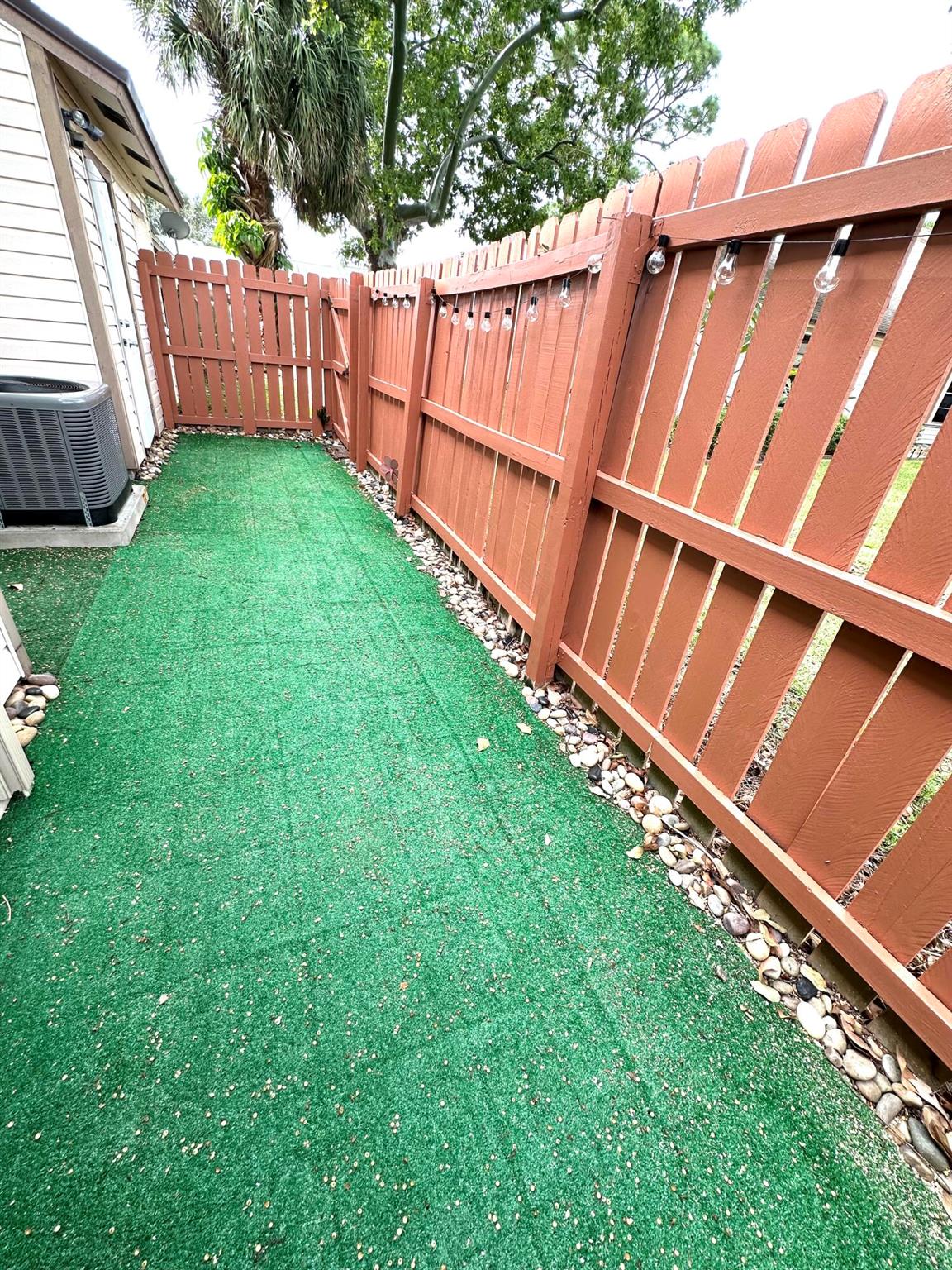 JUPITER VILLAGE TOWNHOMES - Residential