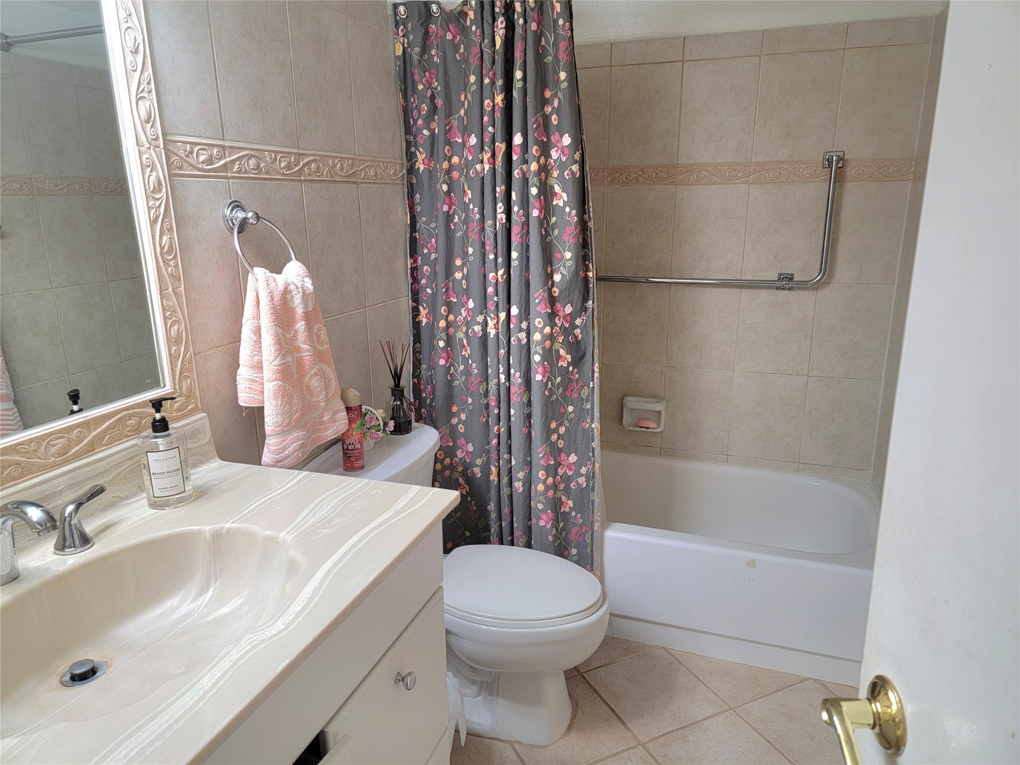 Oakbrook Village - Residential