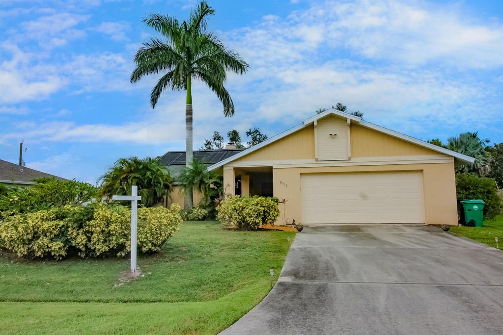 Photo of 651 SE Starflower Avenue, Port St Lucie, FL 34983 (MLS # R10919589)