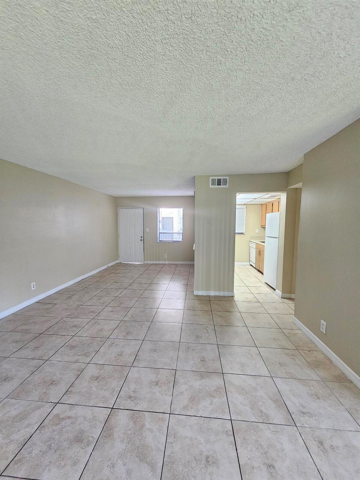 PRESIDENTIAL GOLFVIEW CON - Residential Lease