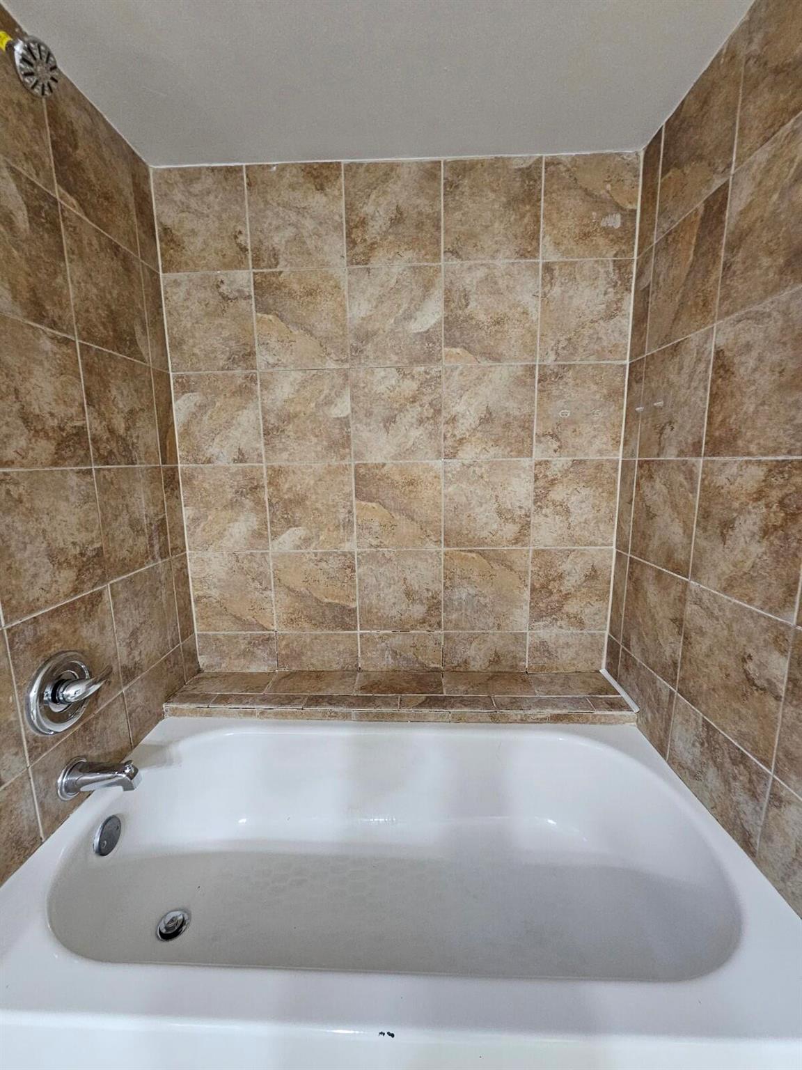 PRESIDENTIAL GOLFVIEW CON - Residential Lease