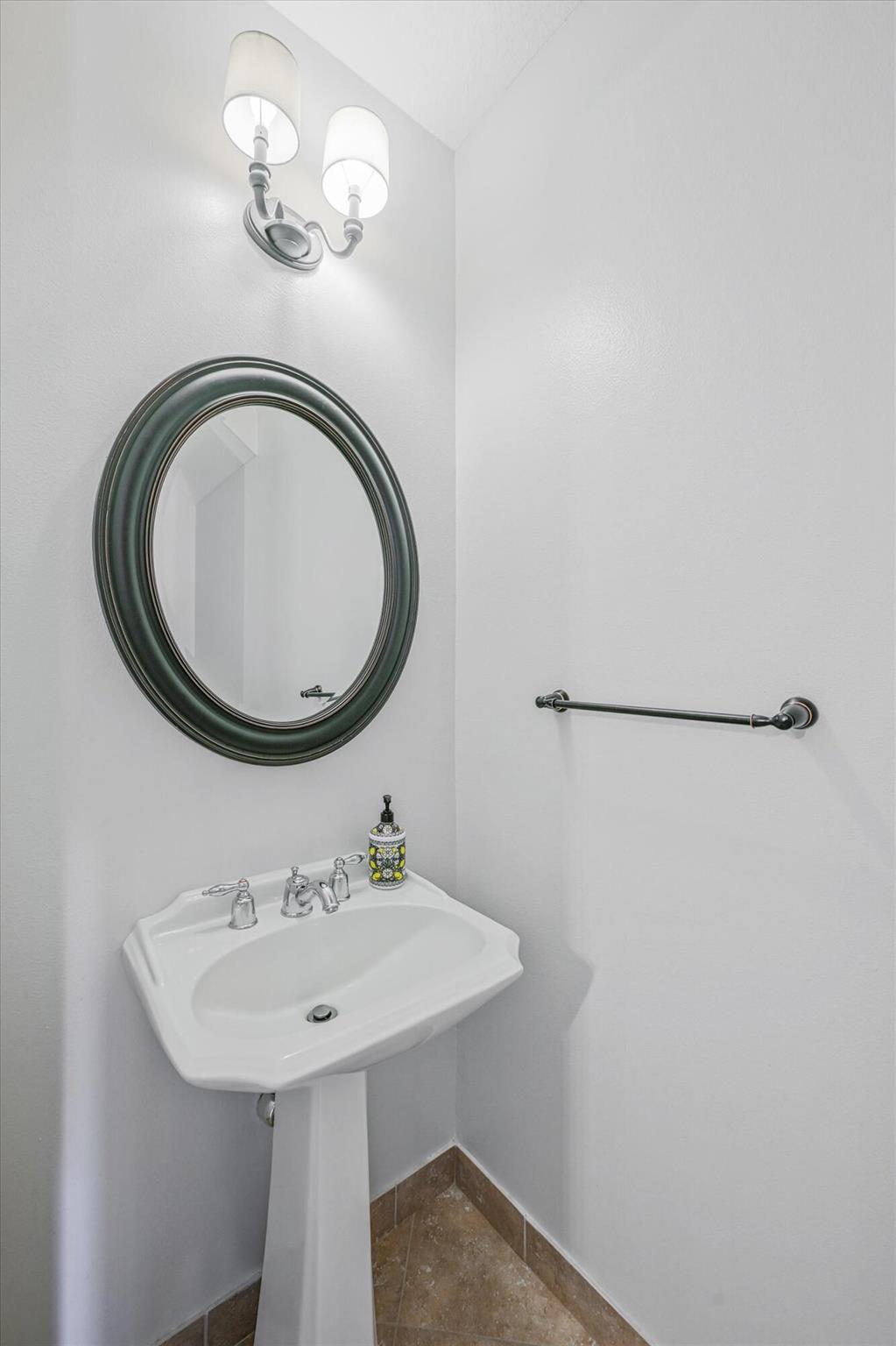 CANTERBURY PLACE - Residential