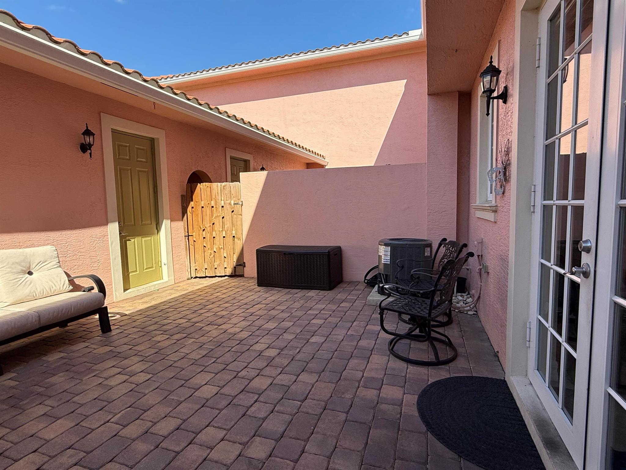 CANTERBURY PLACE - Residential