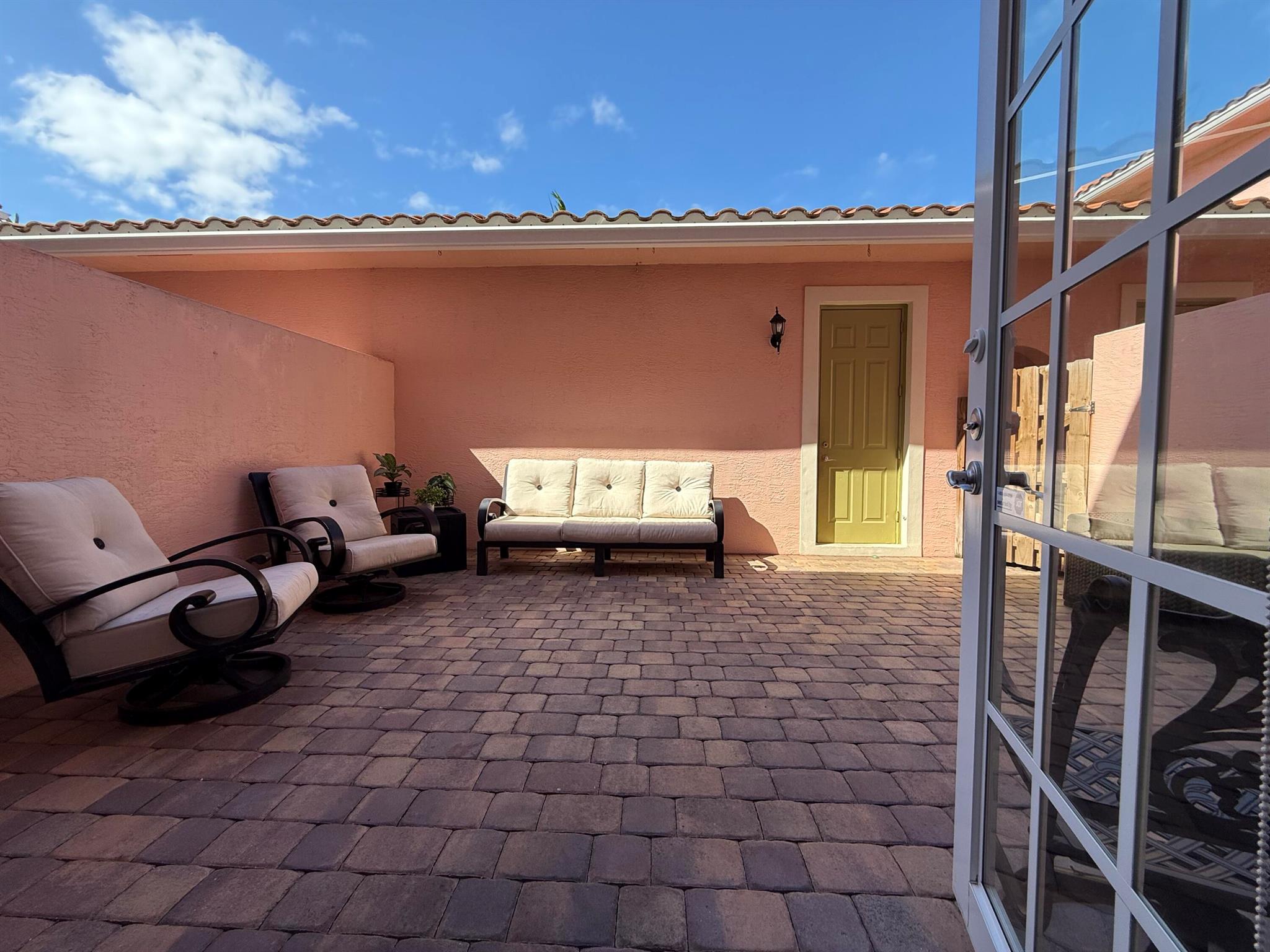 CANTERBURY PLACE - Residential