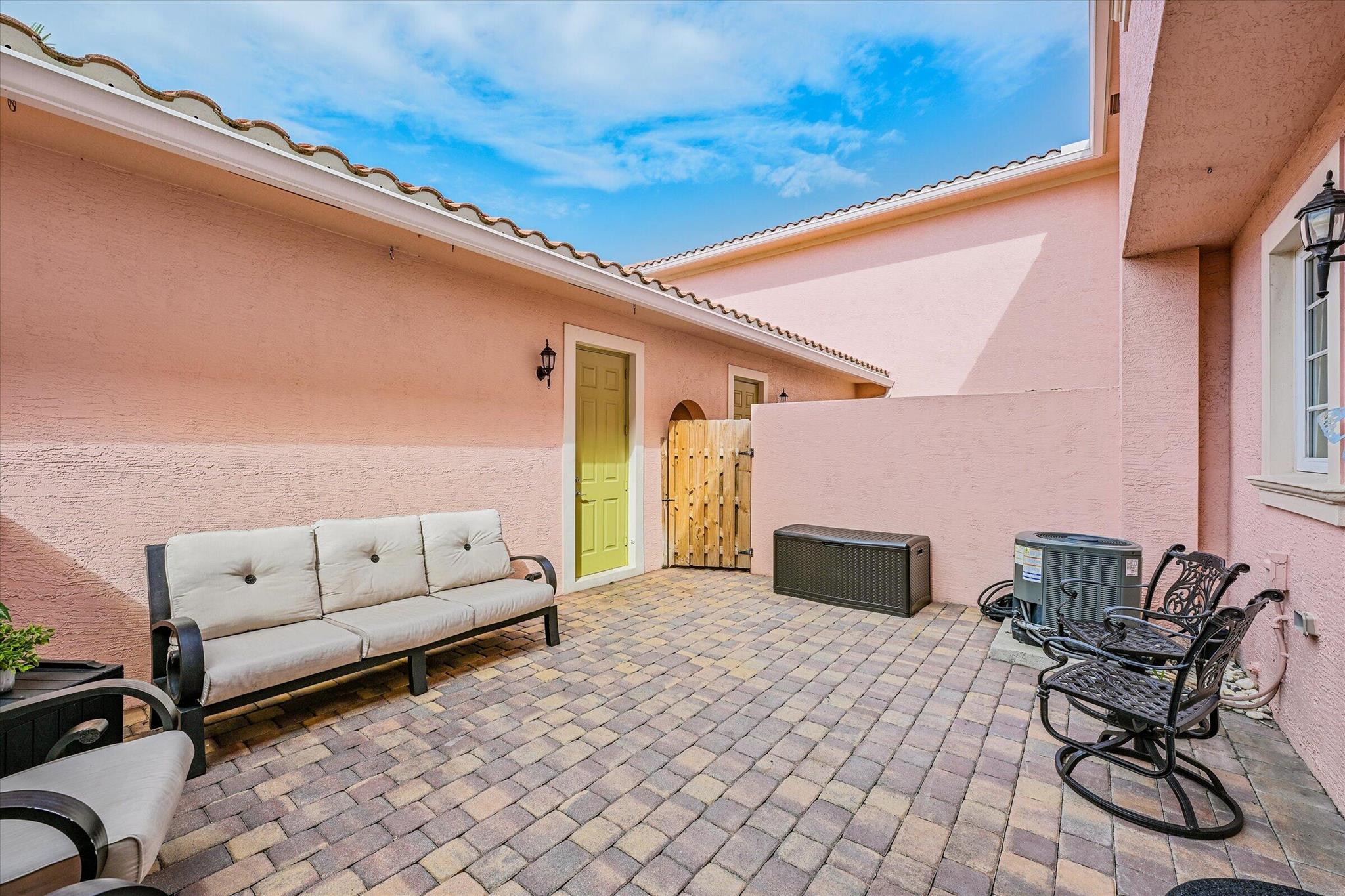 CANTERBURY PLACE - Residential