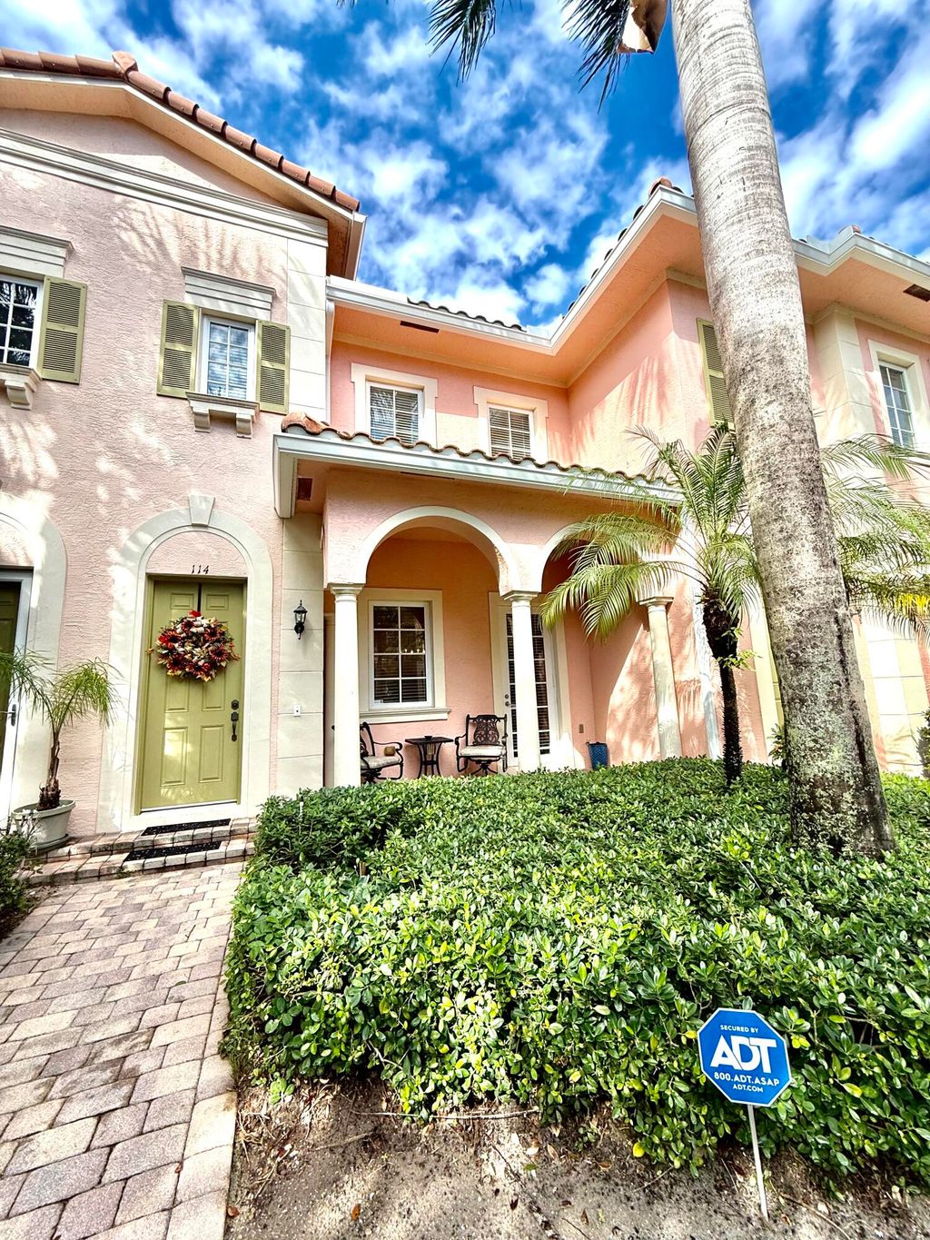 Photo of 114 Ennis Lane, Jupiter, FL 33458 (MLS # R11136481)