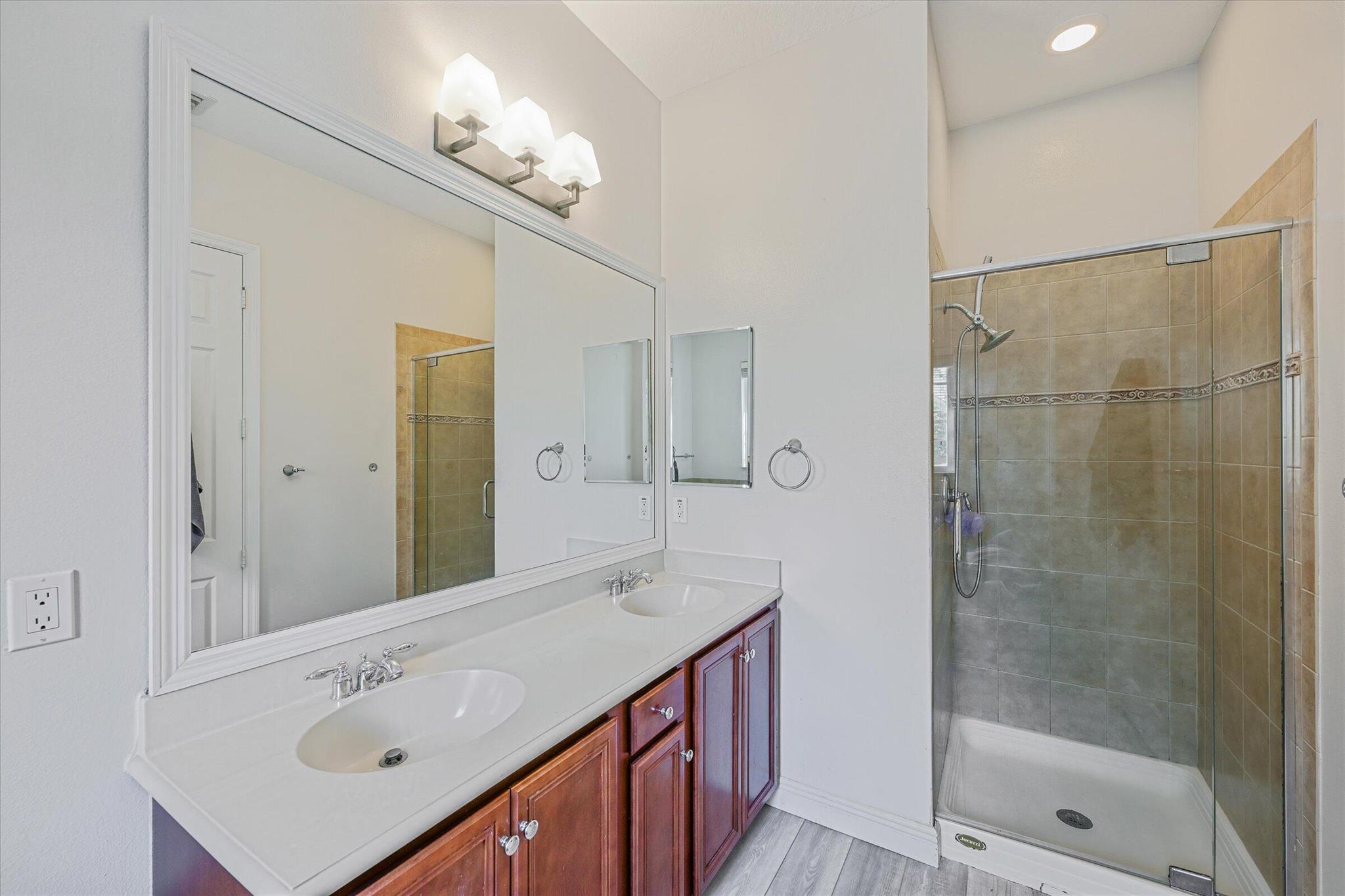 CANTERBURY PLACE - Residential