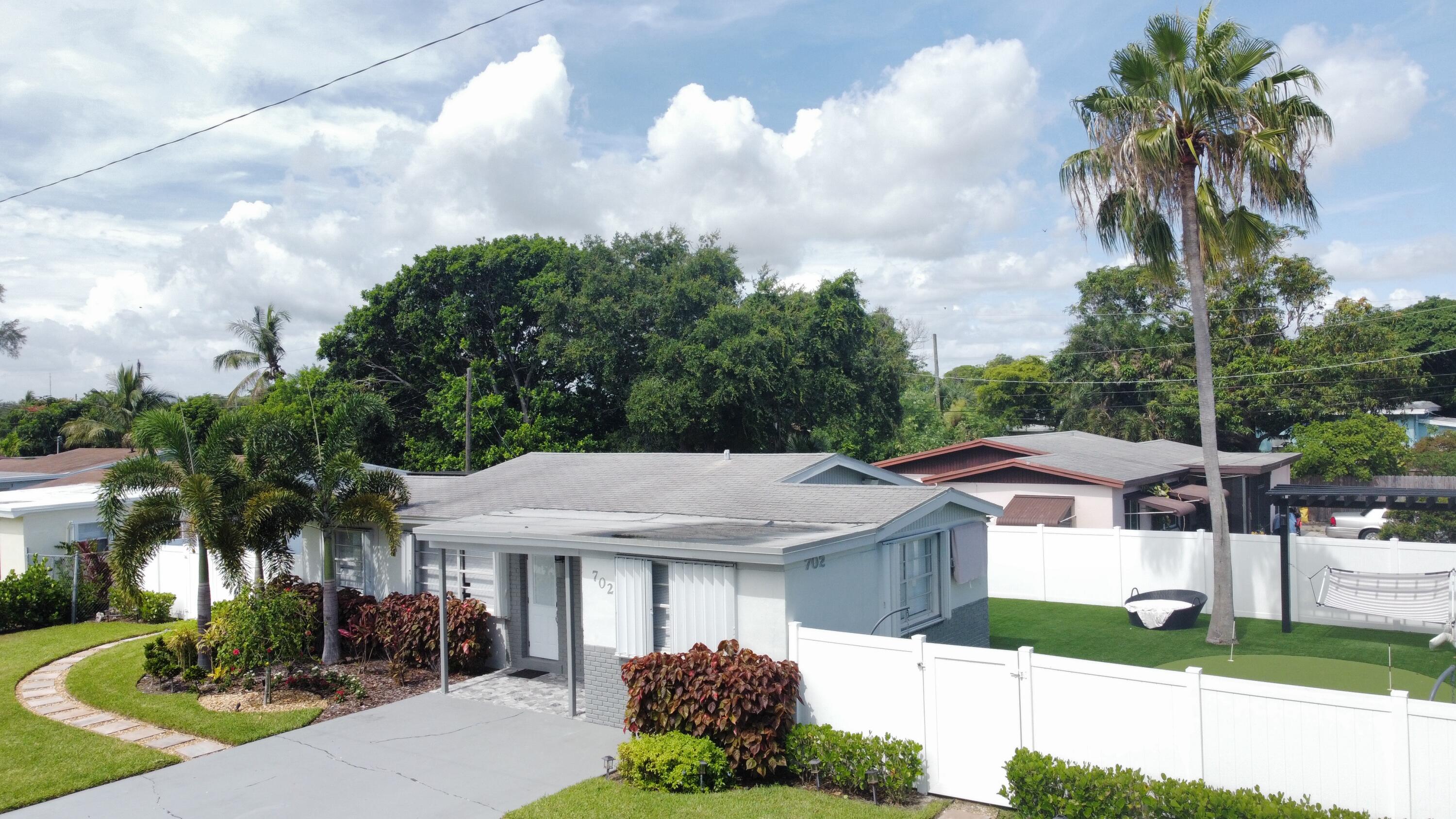 702 SW 1st Street