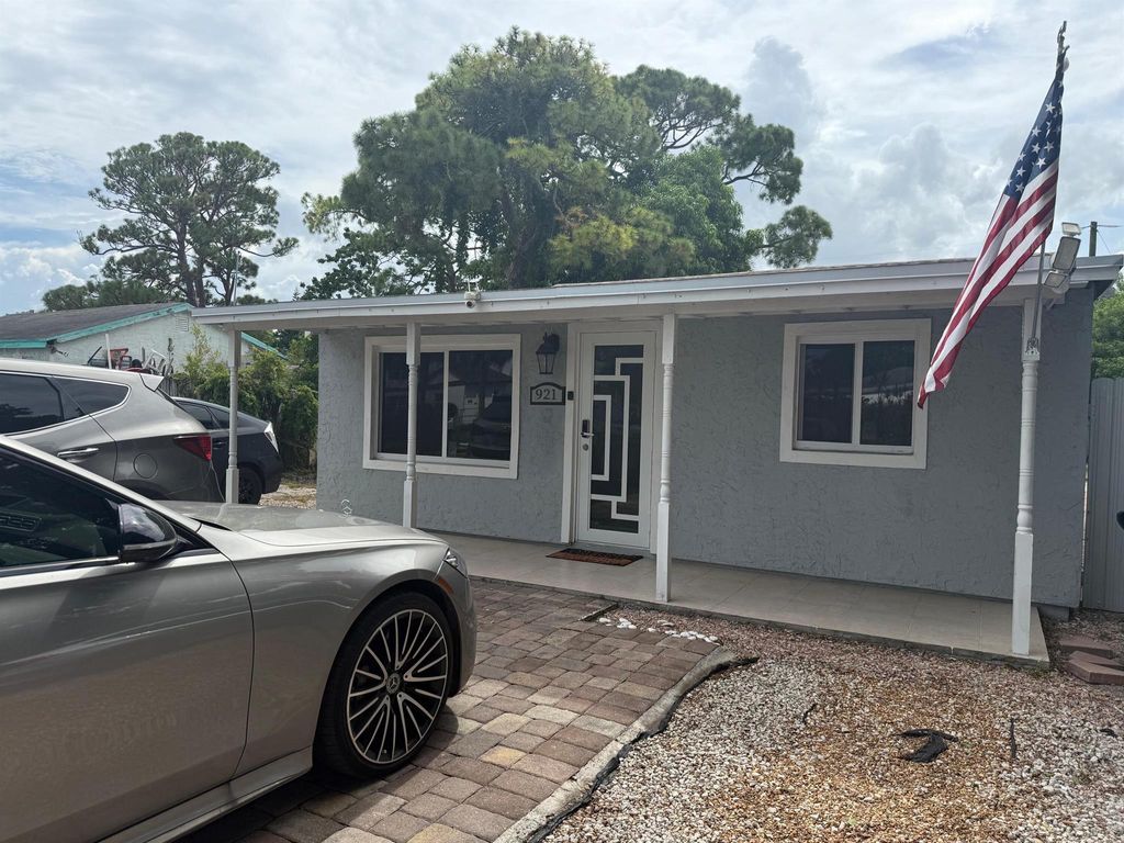 Photo of 921 State Street, Lake Worth, FL 33461 (MLS # R11114121)
