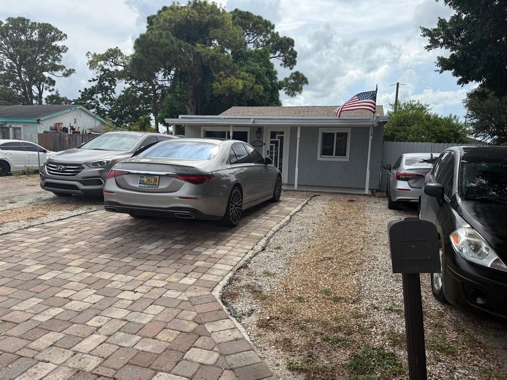 Photo of 921 State Street, Lake Worth, FL 33461 (MLS # R11114121)