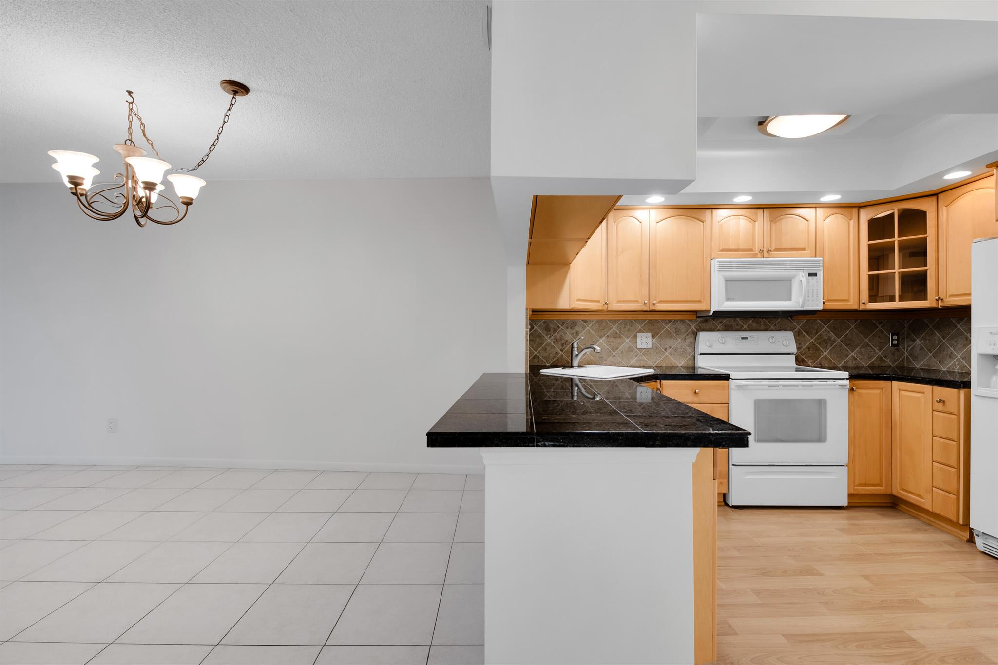 2731 NE 14th St Causeway 314