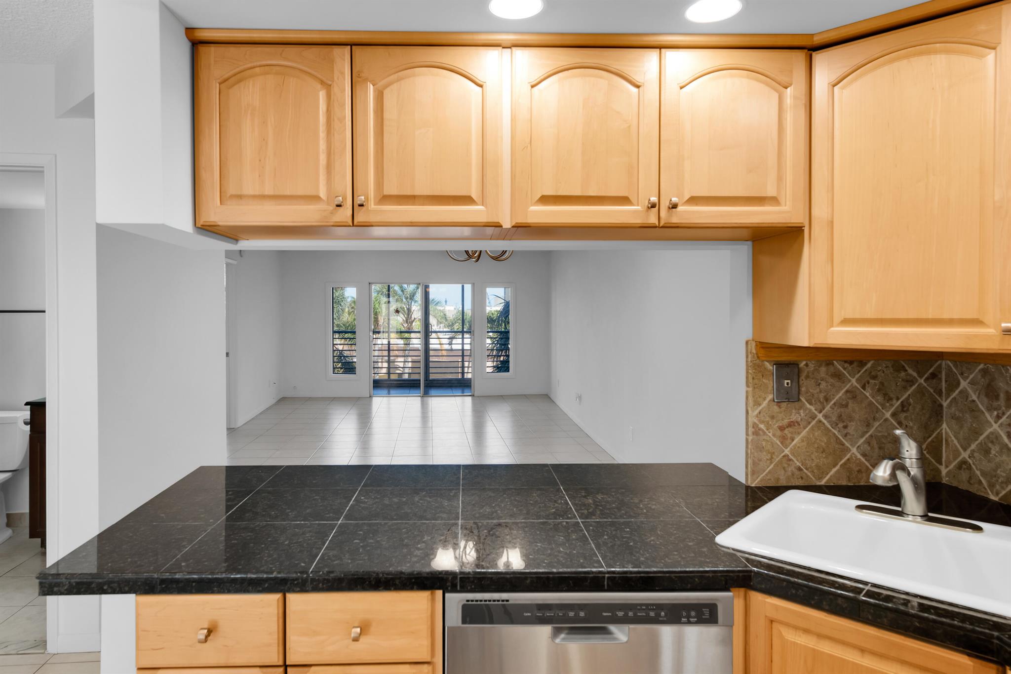 2731 NE 14th St Causeway 314