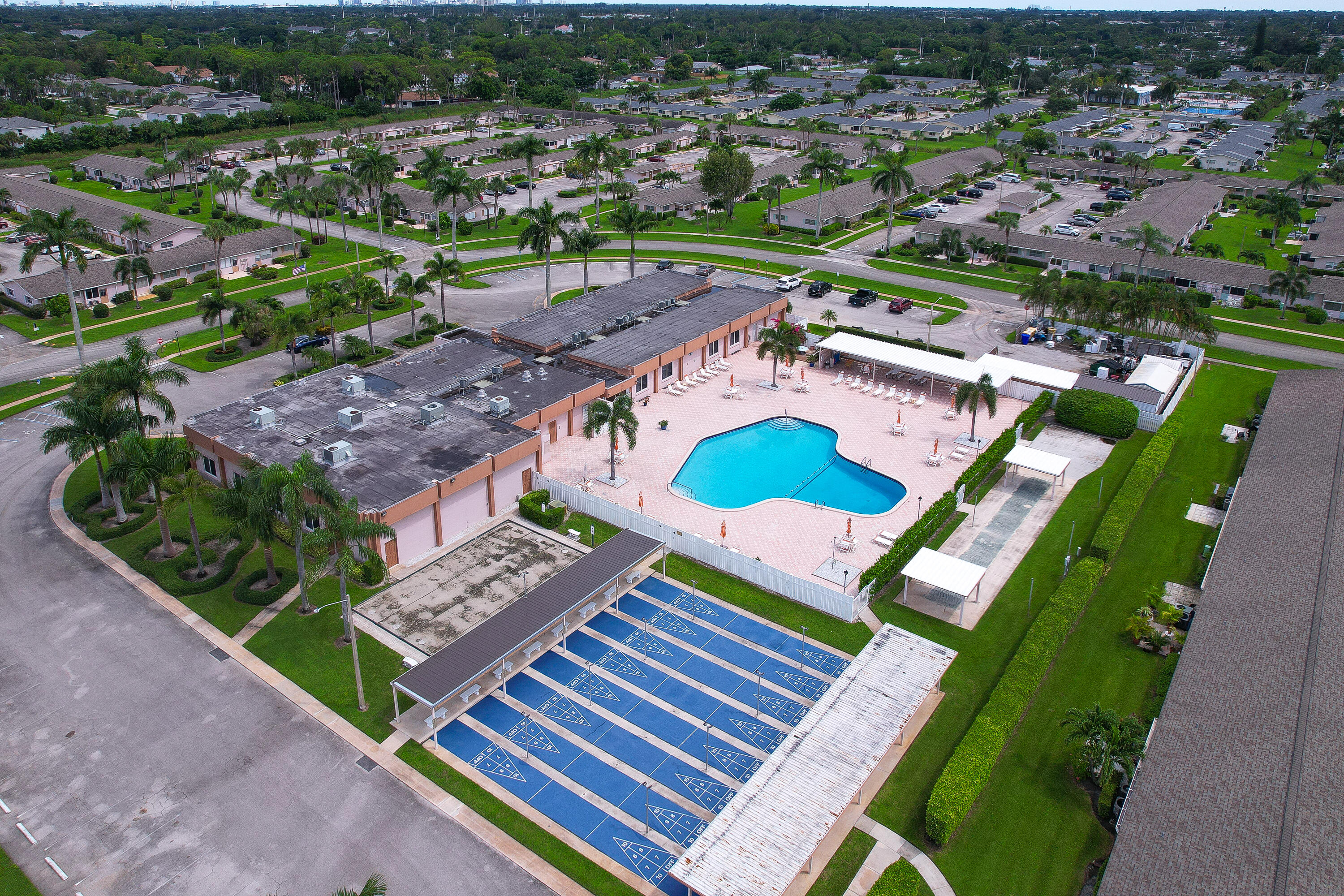 CRESTHAVEN VILLAS CONDO - Residential Lease