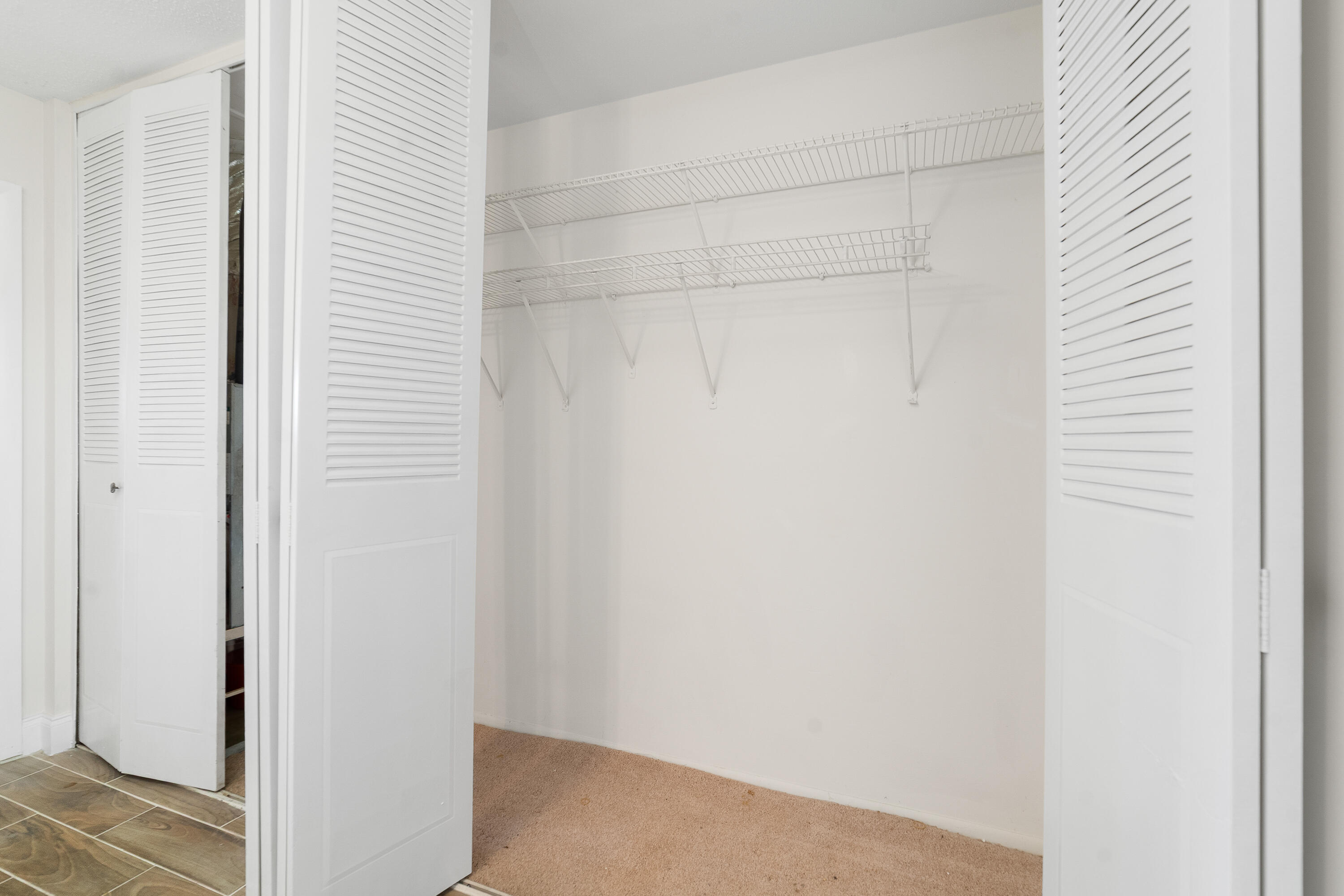 CRESTHAVEN VILLAS CONDO - Residential Lease