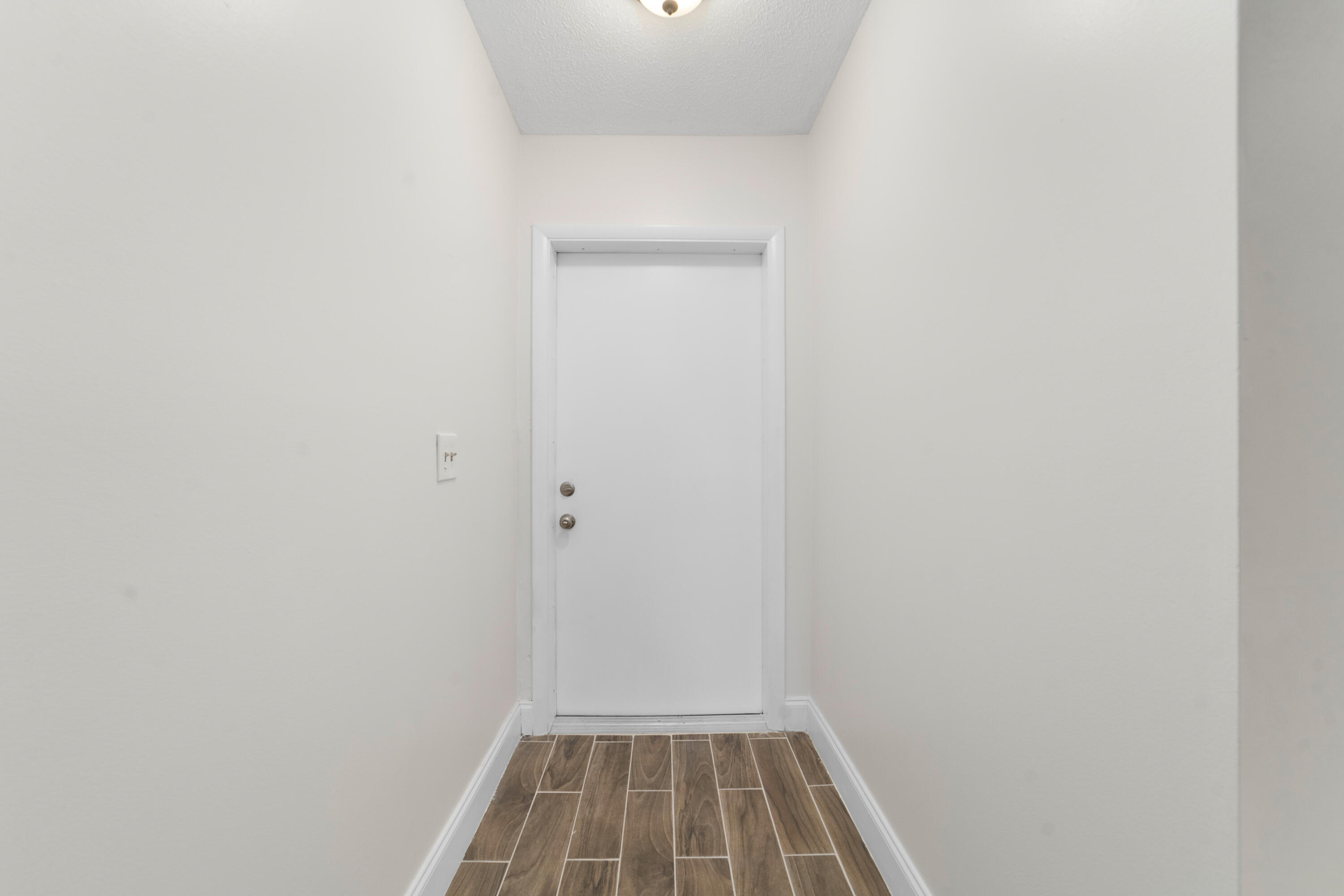 CRESTHAVEN VILLAS CONDO - Residential Lease