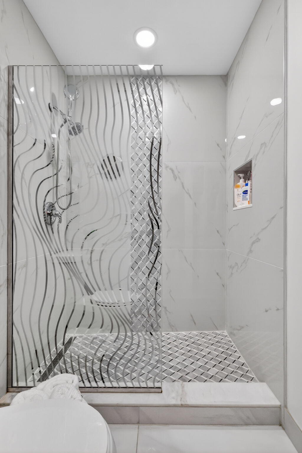 COVERED BRIDGE CONDO - Residential