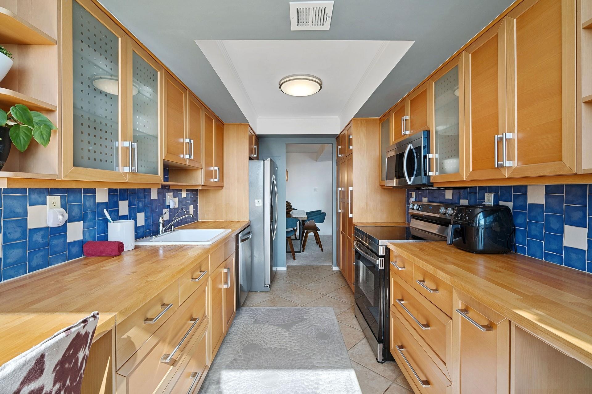 DEL PRADO ON THE BAY - Residential