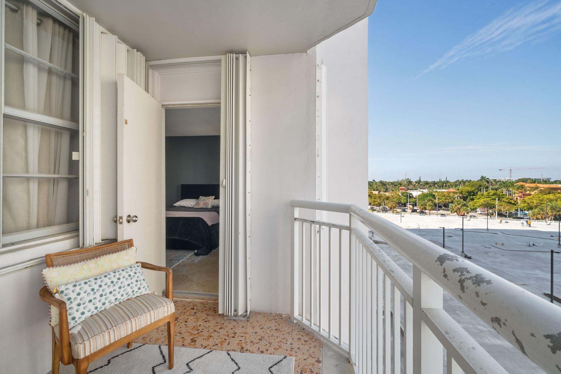 DEL PRADO ON THE BAY - Residential