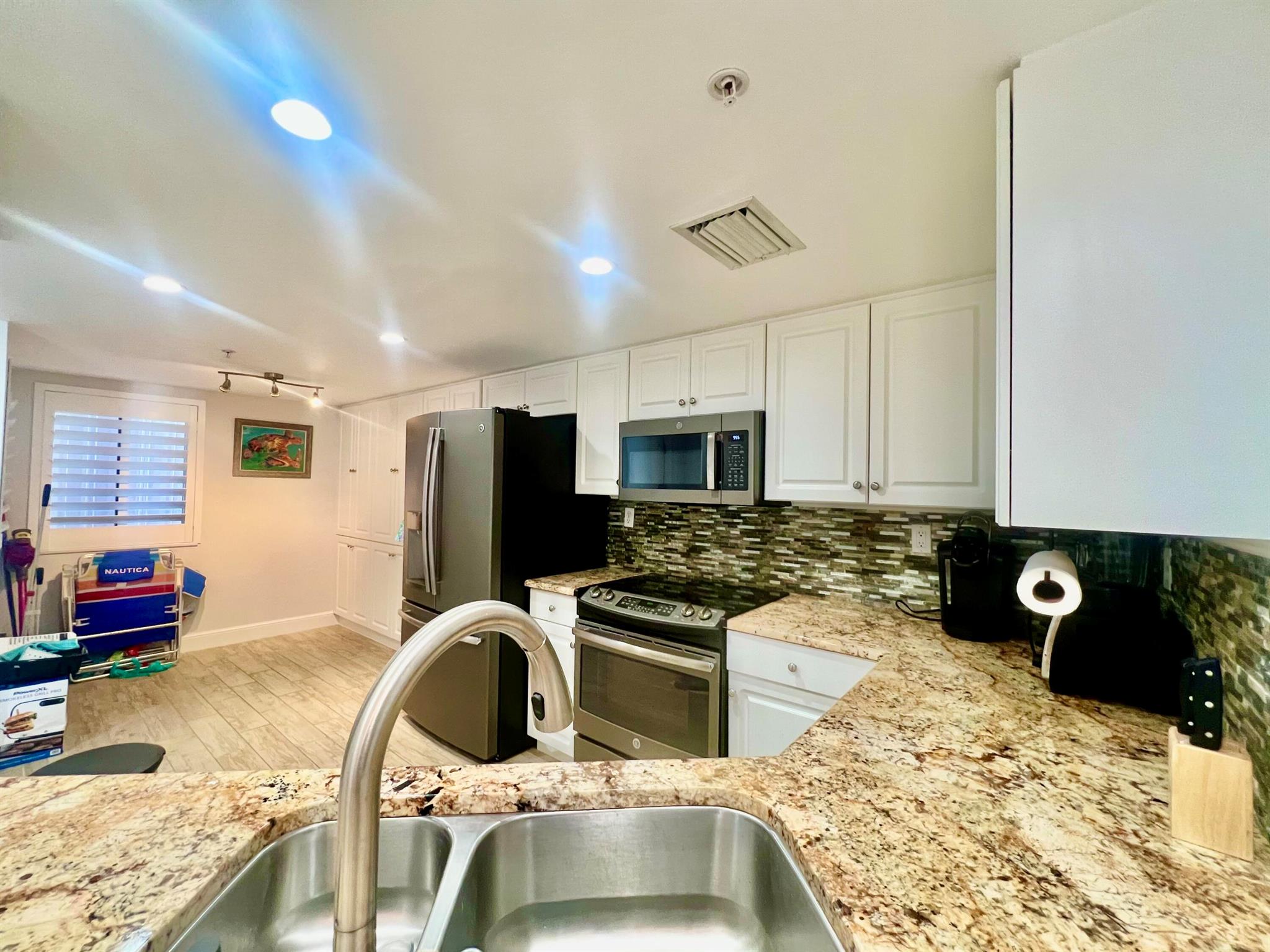 HIBISCUS BY THE SEA CONDO - Residential