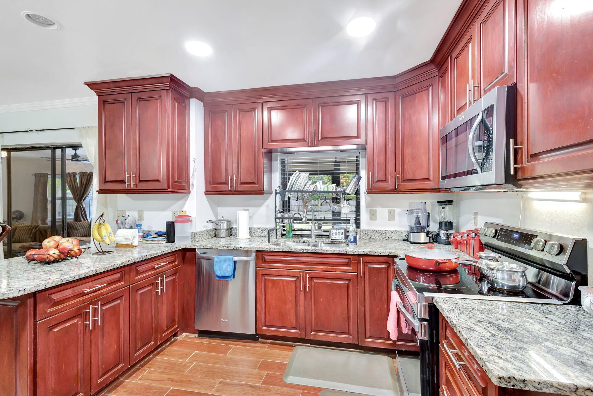 6185 White Oak Court
