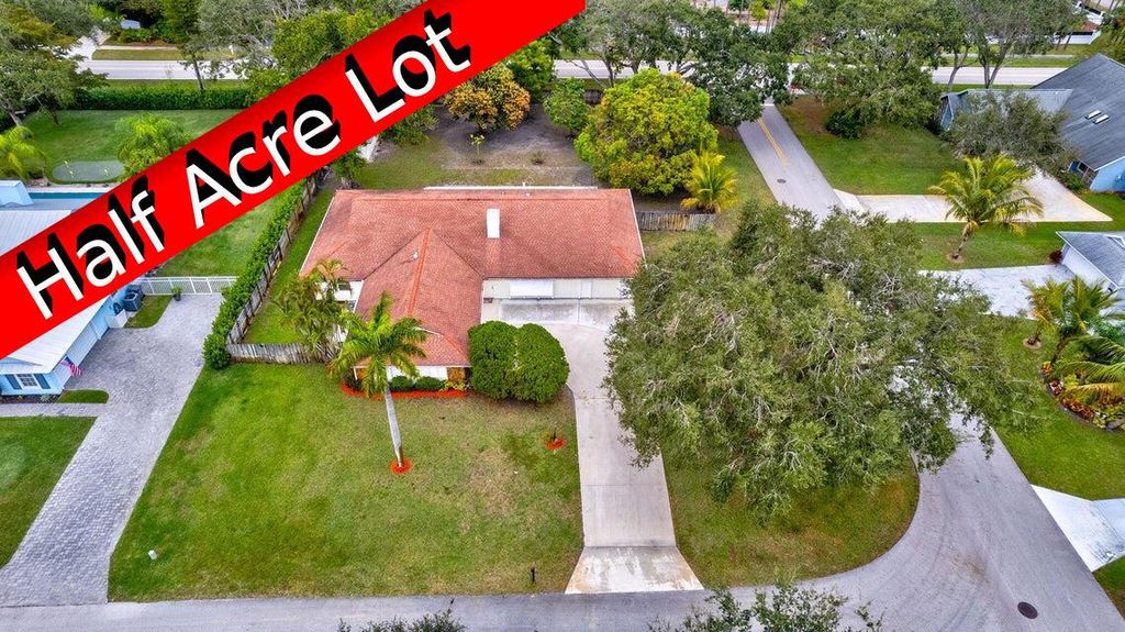 Photo of 6185 White Oak Court, Jupiter, FL 33458 (MLS # R11112640)