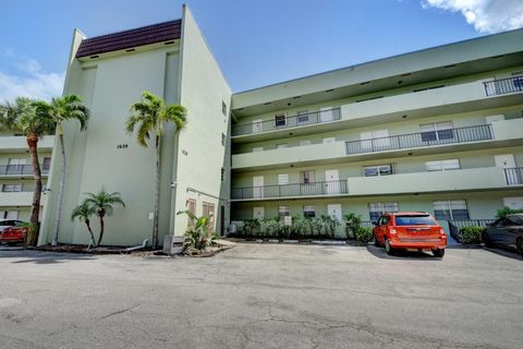 1638 Embassy Drive 208 West Palm Beach FL 33401
