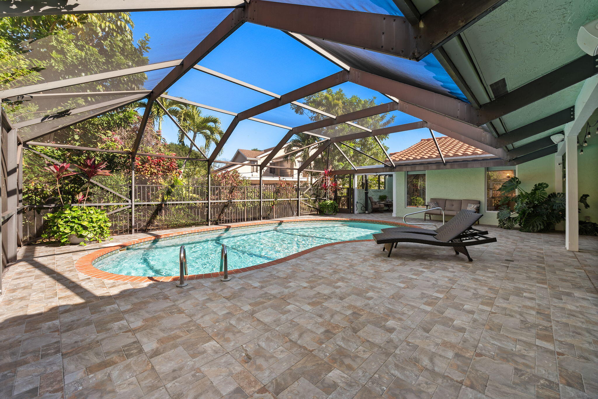 JACARANDA ROYAL - Residential