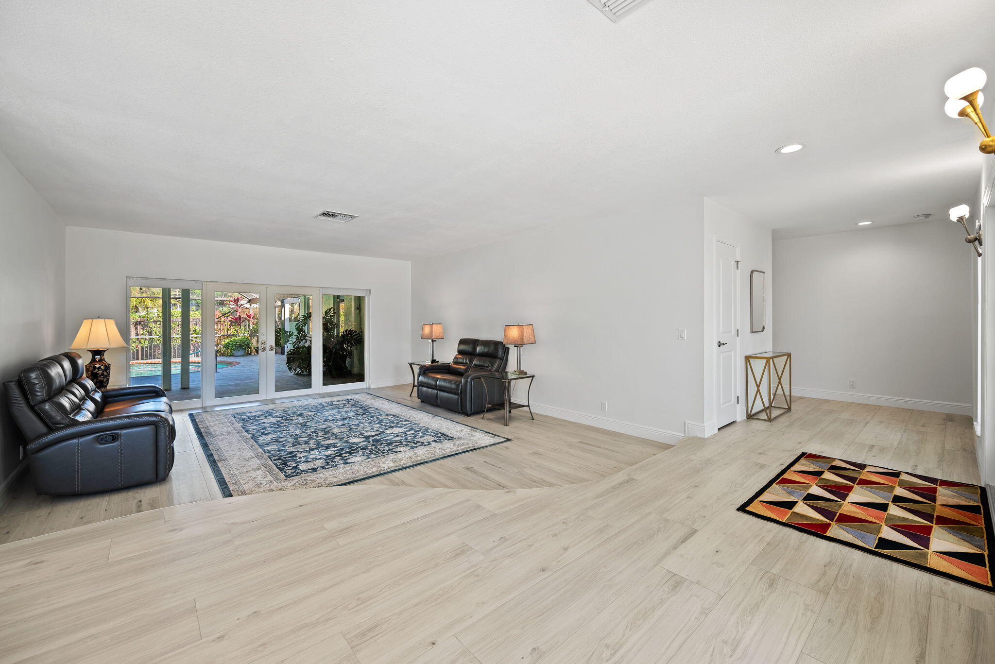 JACARANDA ROYAL - Residential