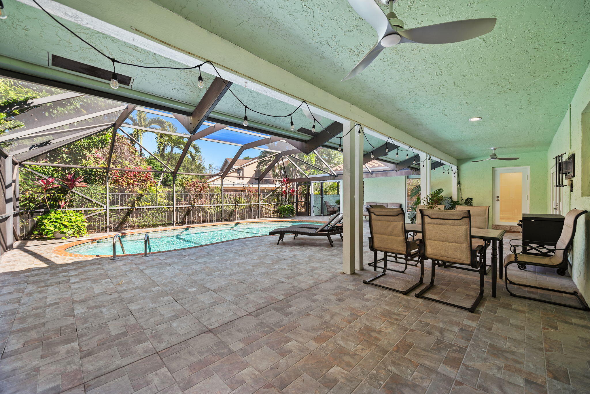 JACARANDA ROYAL - Residential