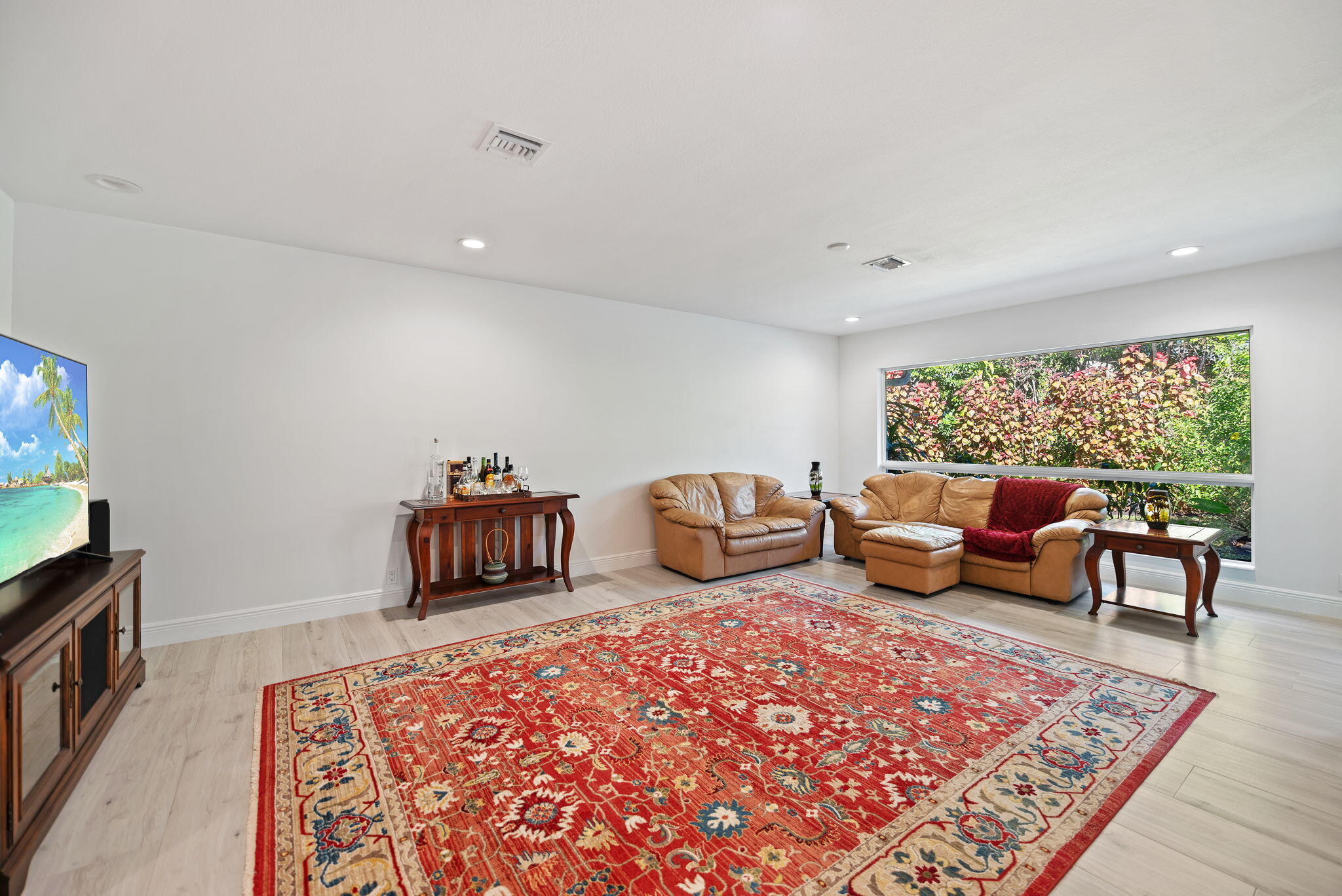 JACARANDA ROYAL - Residential