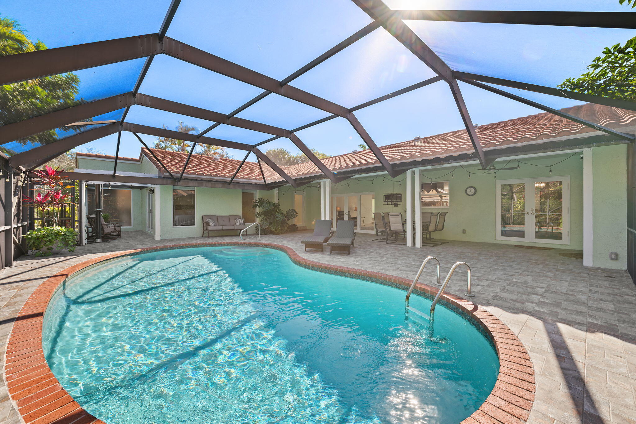 JACARANDA ROYAL - Residential