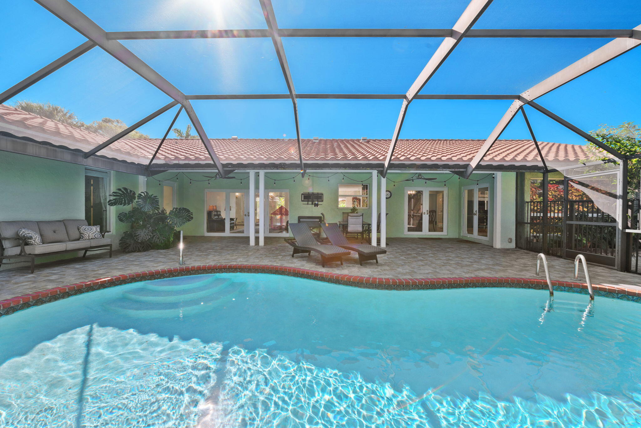 JACARANDA ROYAL - Residential