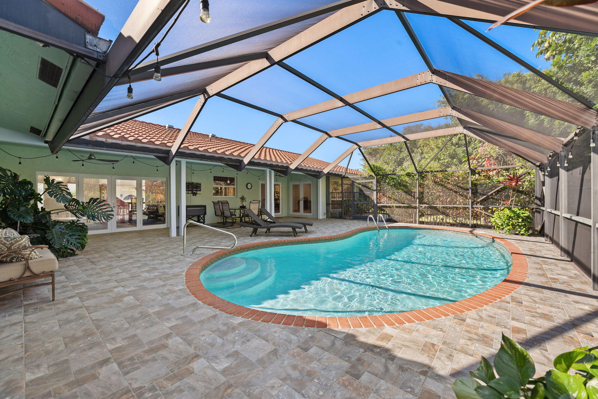 JACARANDA ROYAL - Residential