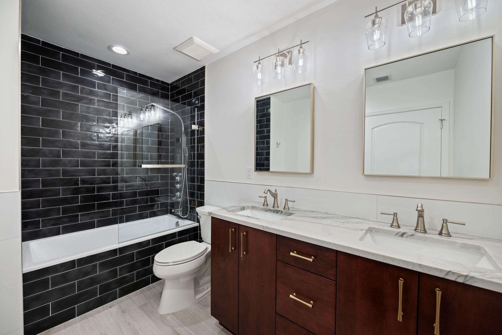 JACARANDA ROYAL - Residential