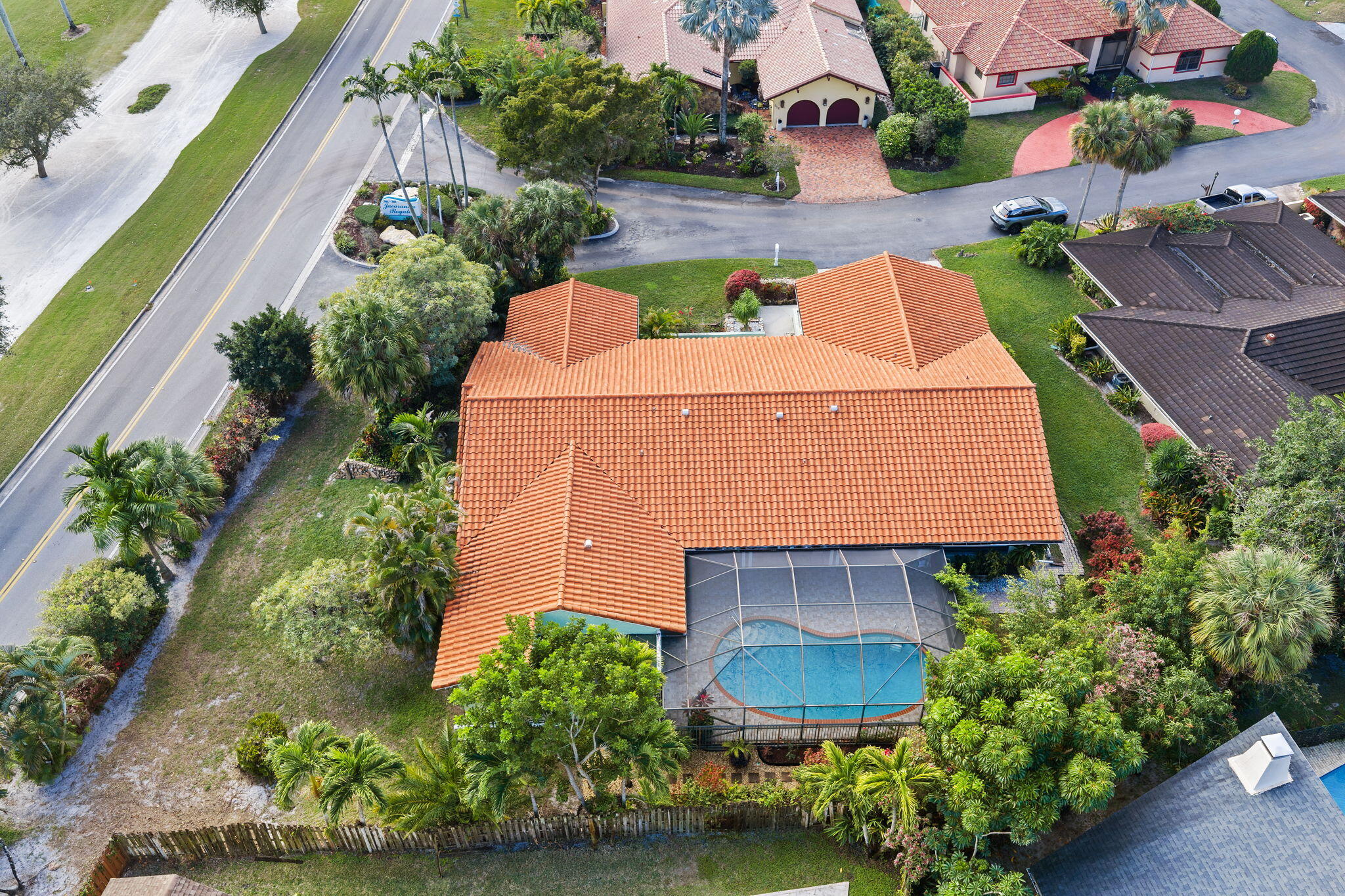 JACARANDA ROYAL - Residential