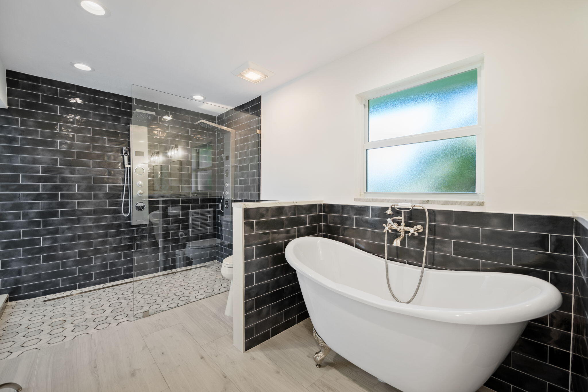 JACARANDA ROYAL - Residential