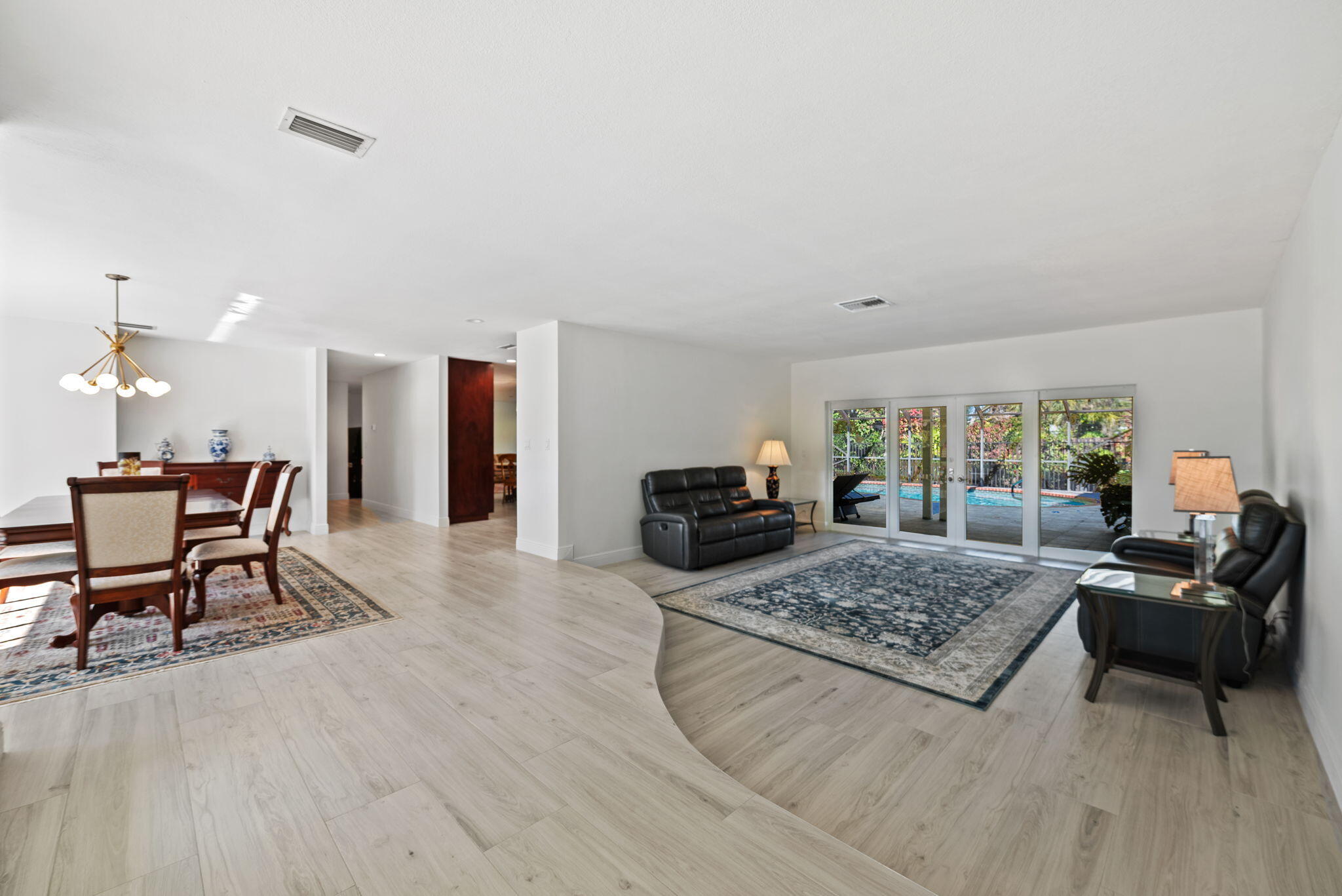 JACARANDA ROYAL - Residential