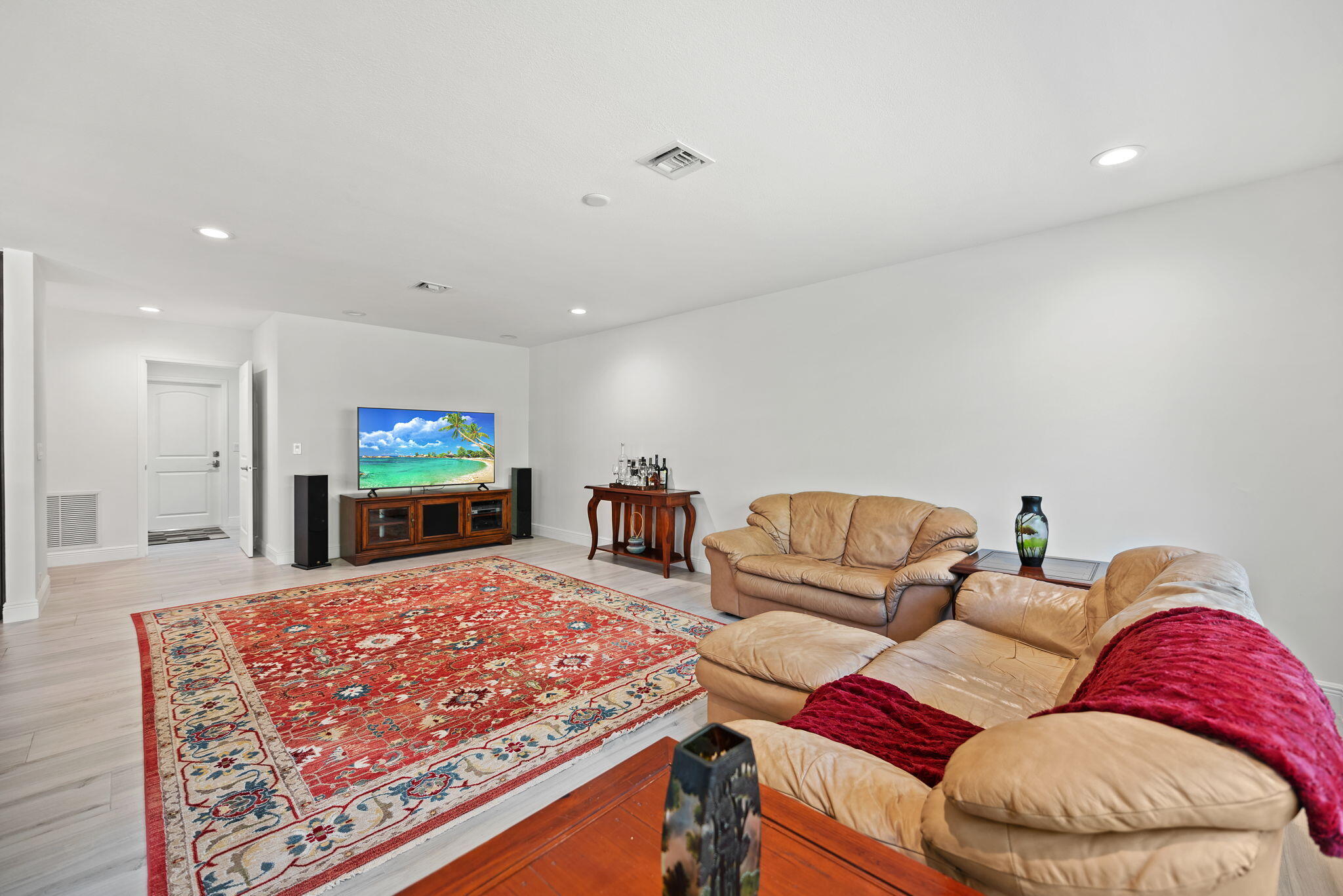 JACARANDA ROYAL - Residential