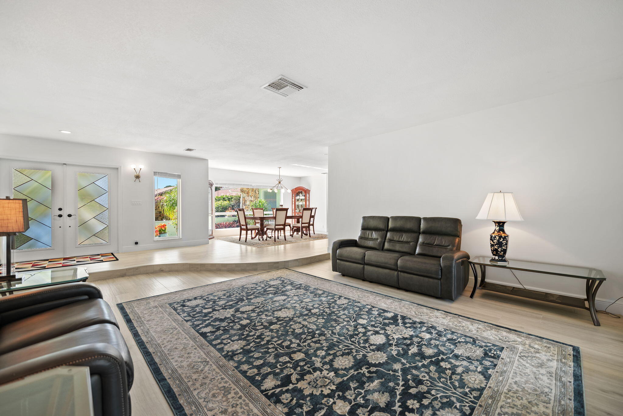 JACARANDA ROYAL - Residential