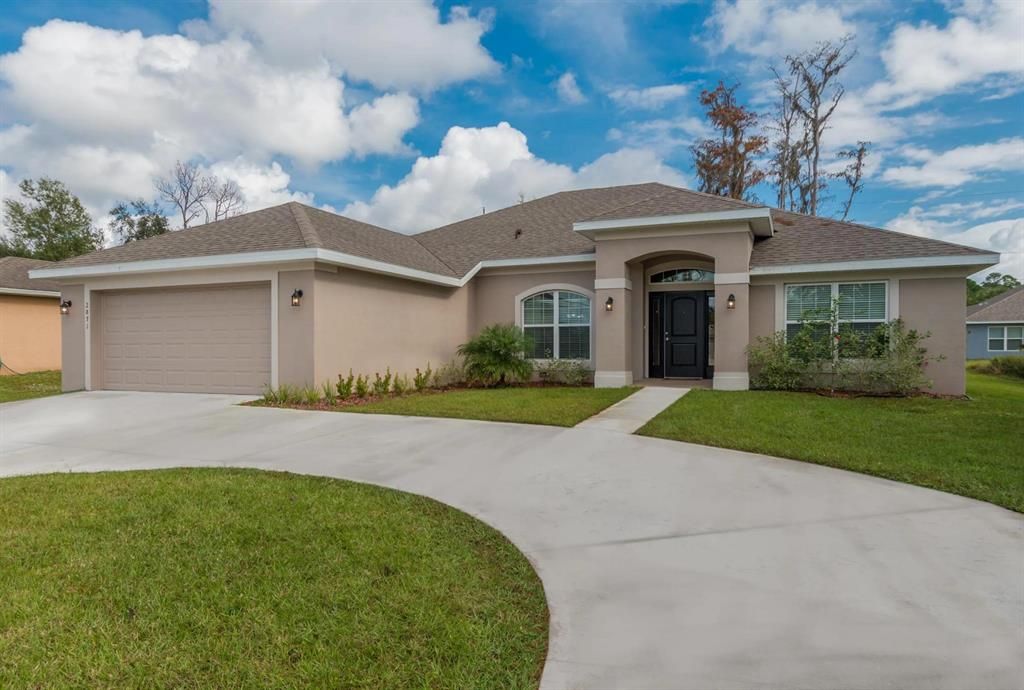 Photo of 8320 Amalfi Circle, Fort Pierce, FL 34951 (MLS # R10831774)