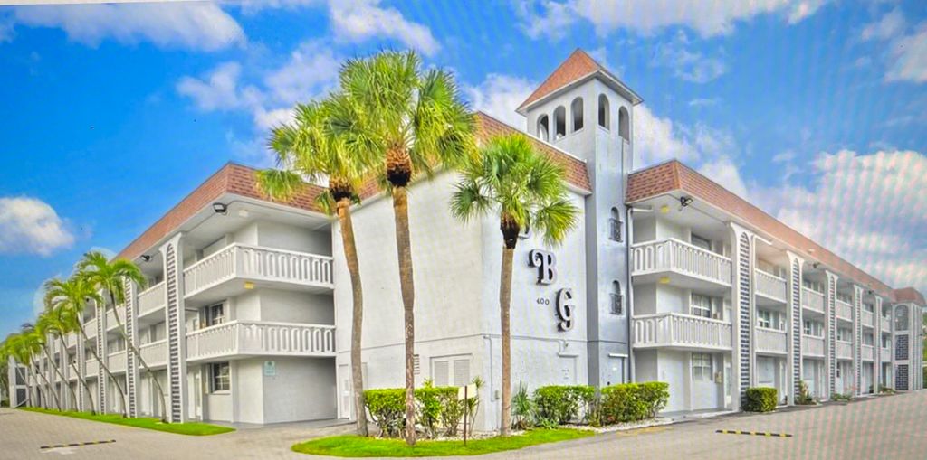 Photo of 400 SE 10th Street #308, Deerfield Beach, FL 33441 (MLS # B26005440)