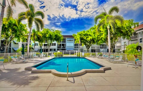 Tiny photo for 400 SE 10th Street #308, Deerfield Beach, FL 33441 (MLS # B26005440)