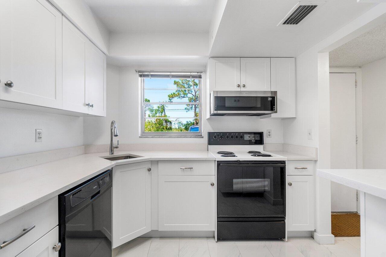 18081 SE Country Club Drive 32-311
