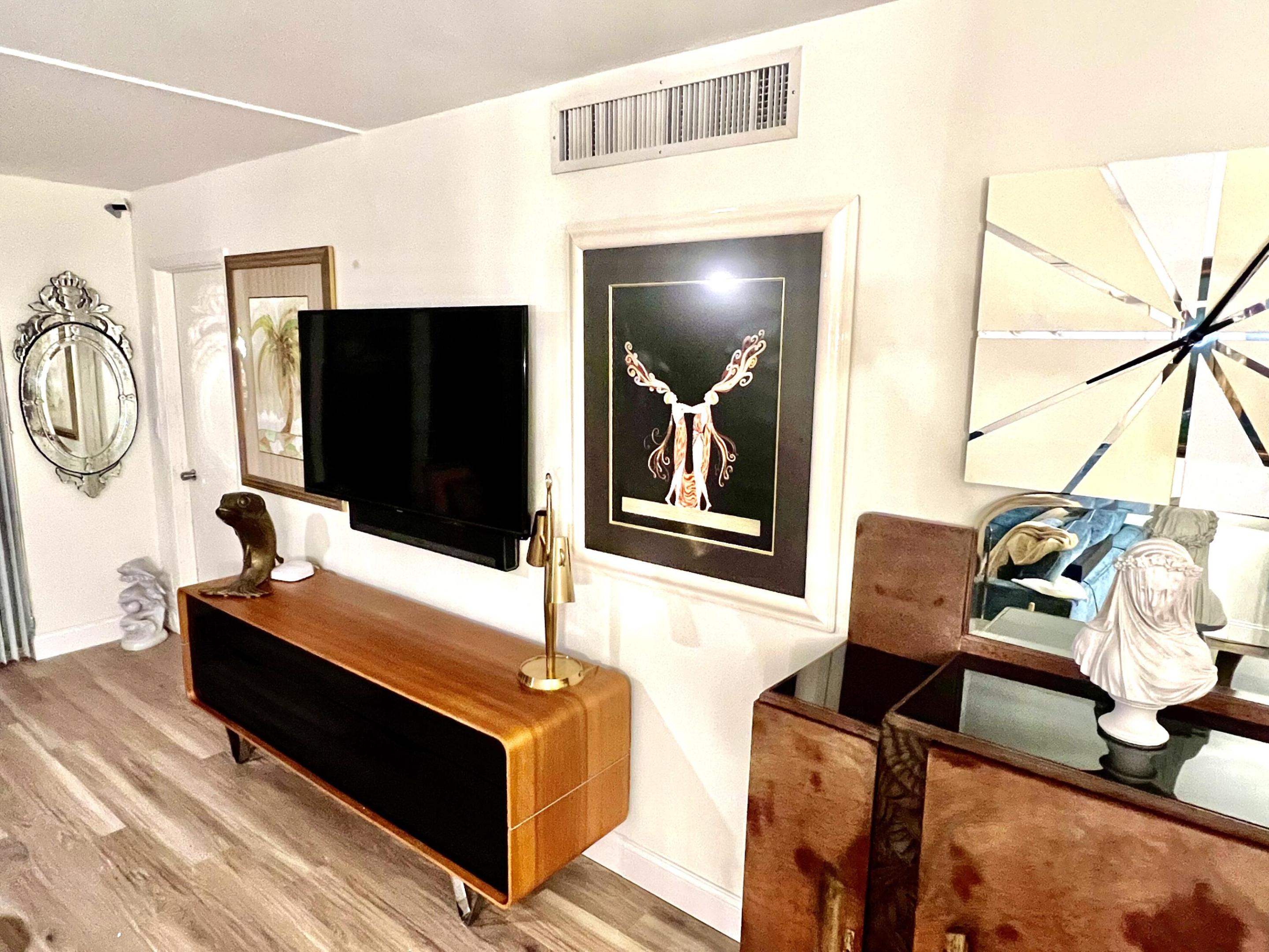907 Cypress Terrace 201