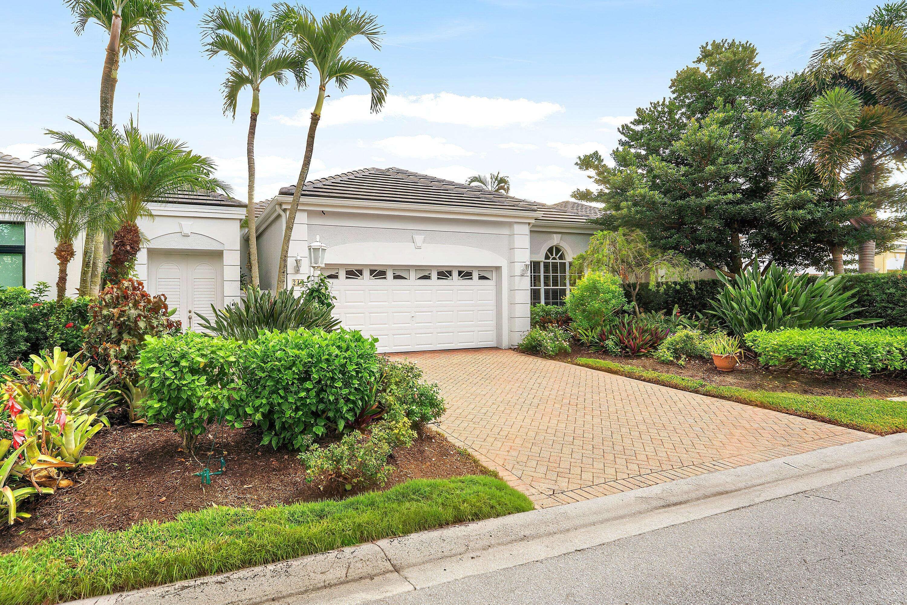 241 Coral Cay Terrace, Palm Beach Gardens, FL, 33418/$1,395,000 1 241 Coral Cay Terrace