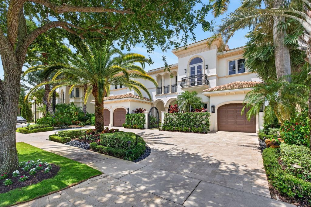 Photo of 9471 Bridgebrook Drive, Boca Raton, FL 33496 (MLS # B26024939)