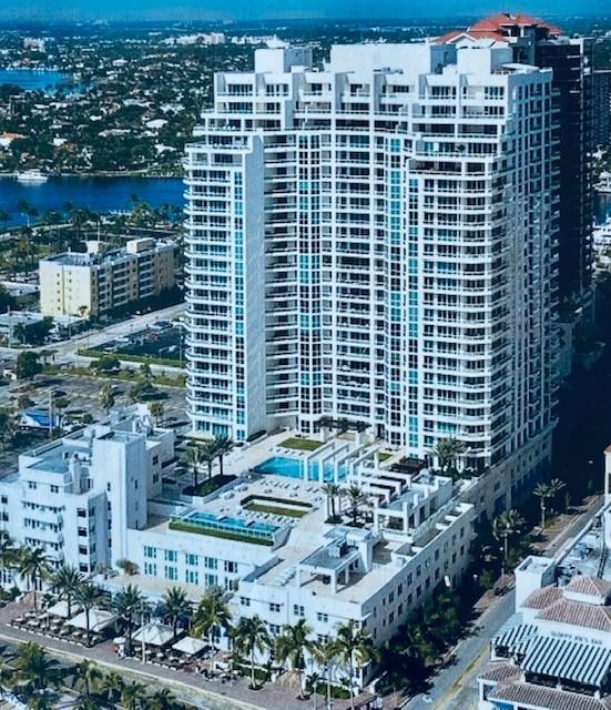 Las Olas Beach Club - Residential