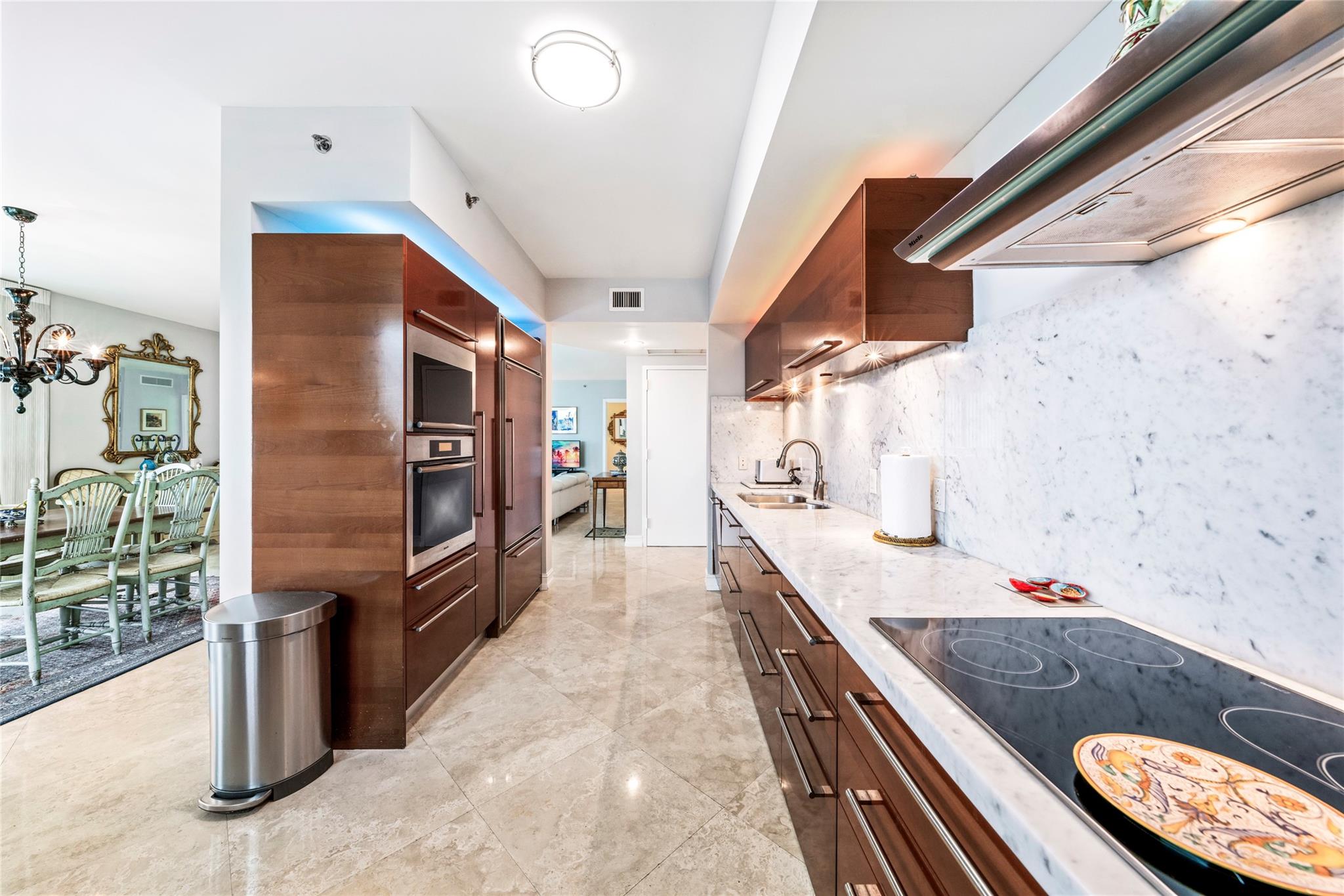 Las Olas Beach Club - Residential